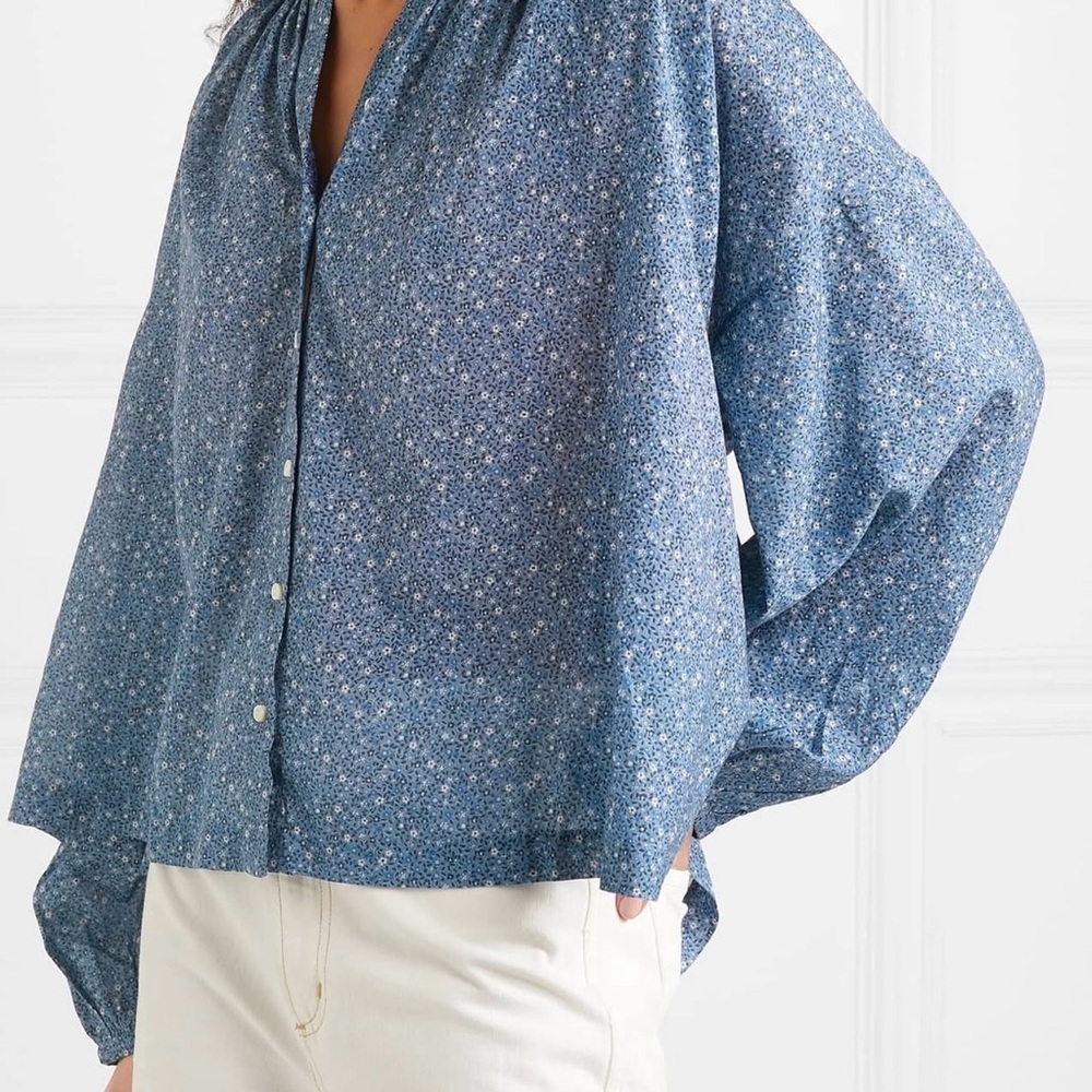 Doen Blue Floral Blouse with Button Detail. Size S. NWT